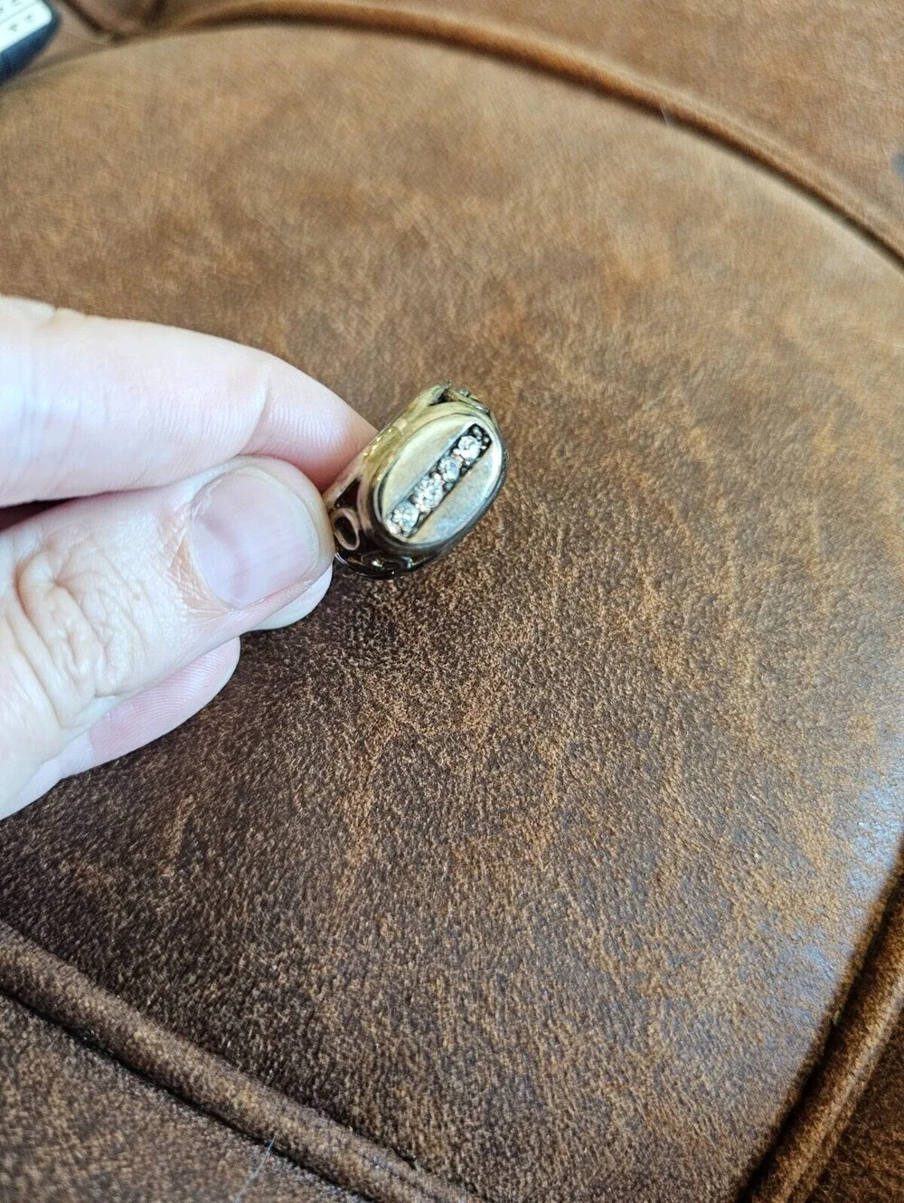 Vintage Mens Sz 9 Aztec Style simulated diamonds set in an oval accent Ring
